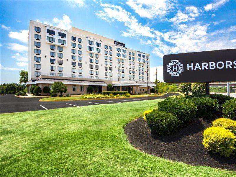Harborside Hotel Oxon Hill Exterior photo